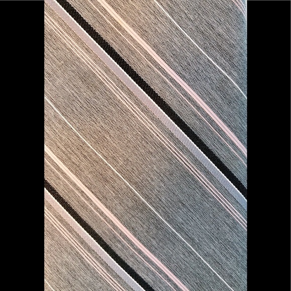 Like new designer Silk tie - Picture 1 of 5